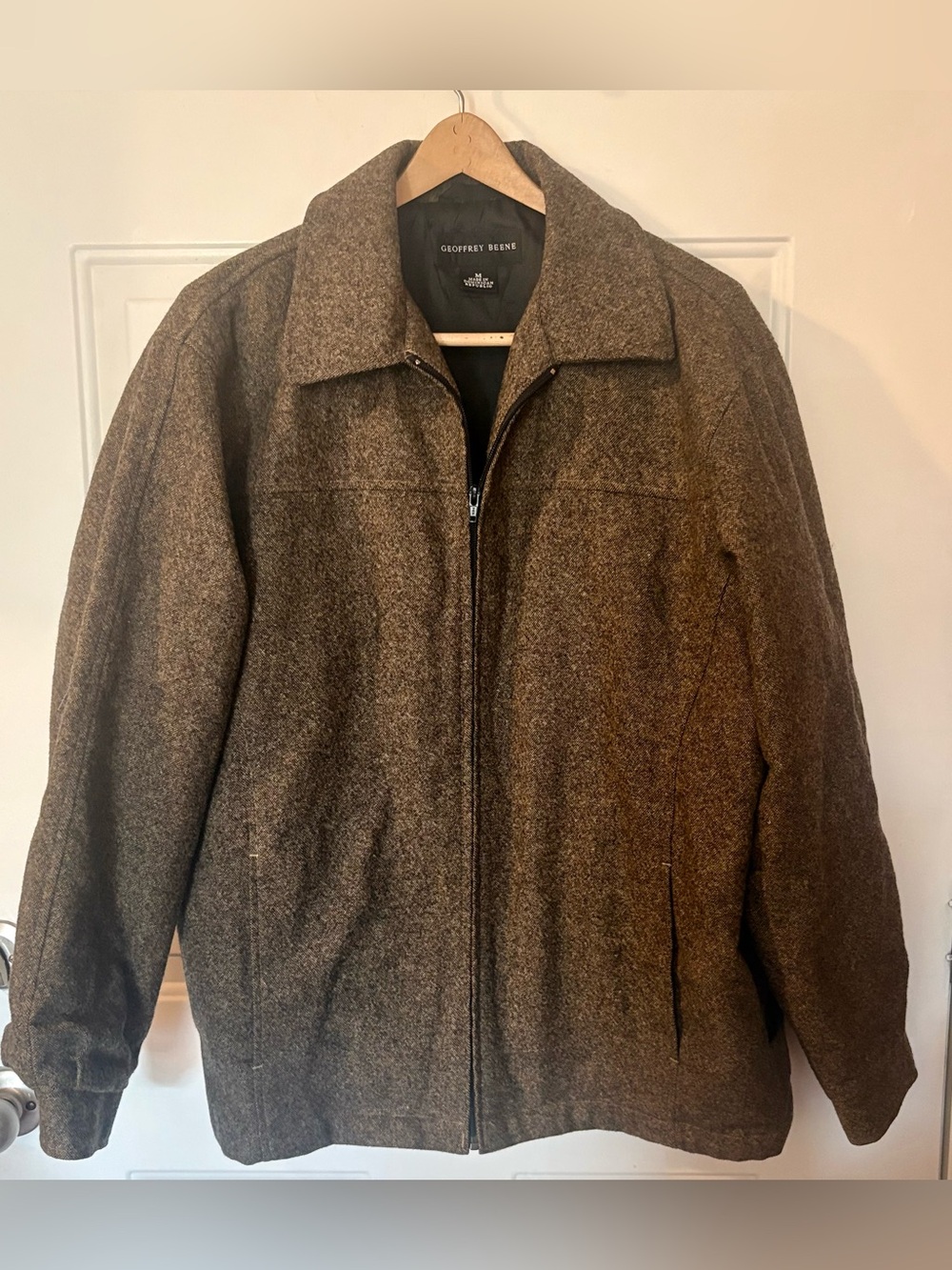 100% Wool textured jacket, Geoffrey Beene, herringbone pattern bomber Men’s M